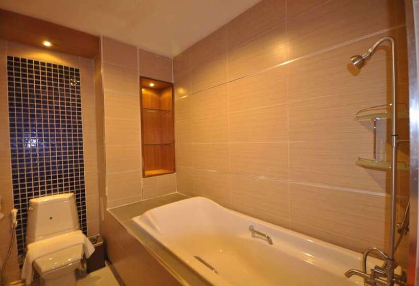 디럭스 룸, Chalelarn Hotel Hua Hin
