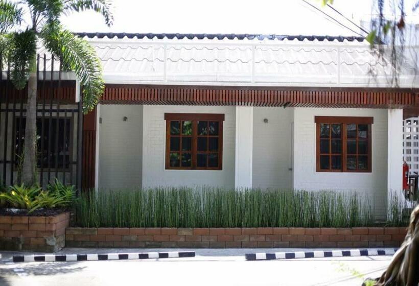 Номер Стандарт Индивидуальный, First Residence