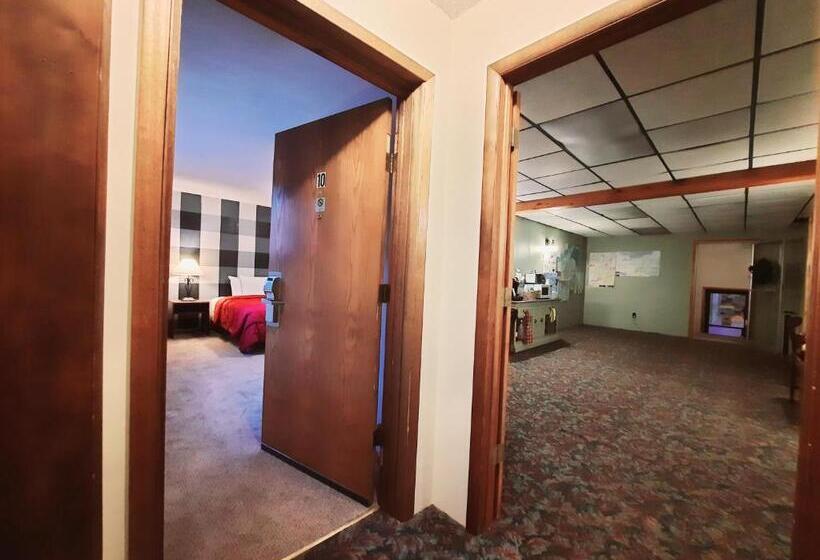 Стандартный Номер Кровать Кинг, North Ironwood Acres   Black River Lodge