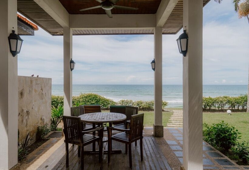 Вилла 2 Спальни, Borneo Beach Villas