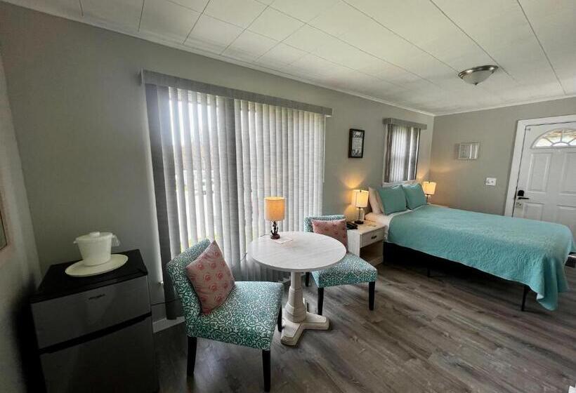 اتاق استاندارد, Claddagh Motel & Suites