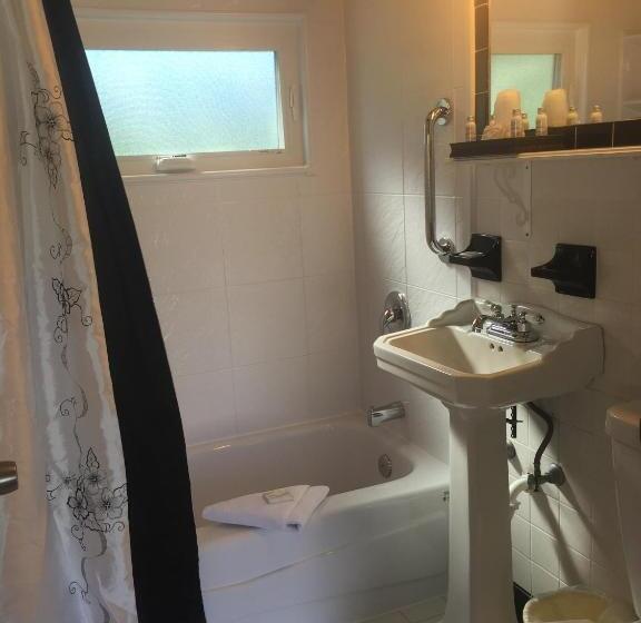 اتاق استاندارد, Claddagh Motel & Suites
