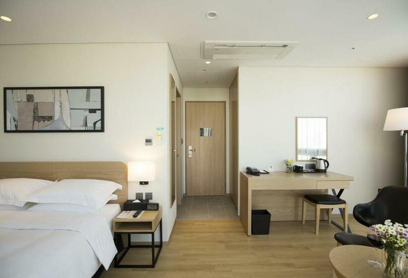 Deluxe Room City View, Best Western Haeundae