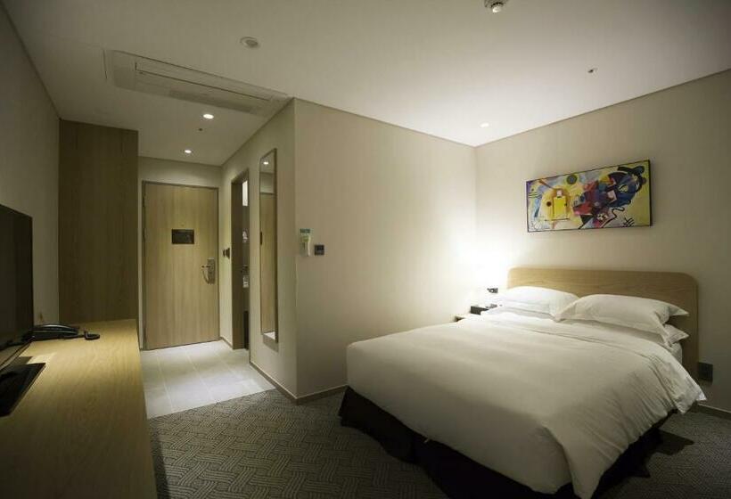 Standard Room Side Sea View, Best Western Haeundae
