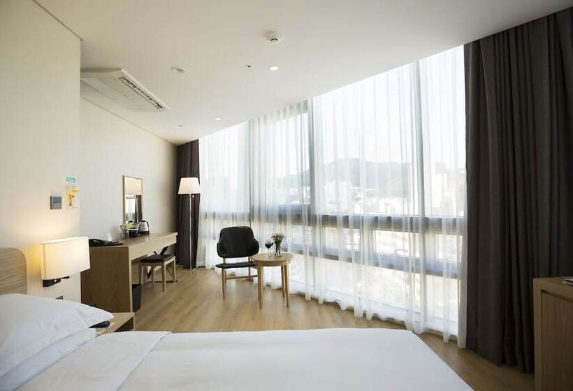 Standard Room Side Sea View, Best Western Haeundae