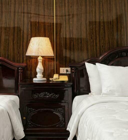 Deluxe Room, Little Diamond