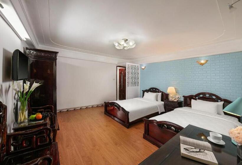 Economy Room, Little Diamond