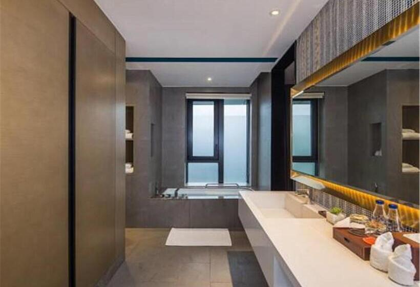 اتاق اجرایی با تخت بزرگ, Minimax Premier Hotel Shanghai Hongqiao