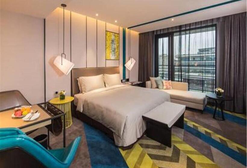 اتاق اجرایی با تخت بزرگ, Minimax Premier Hotel Shanghai Hongqiao