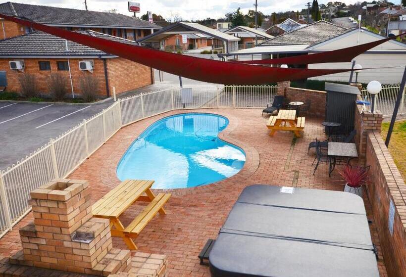سوییت خانوادگی, Ben Chifley Motor Inn