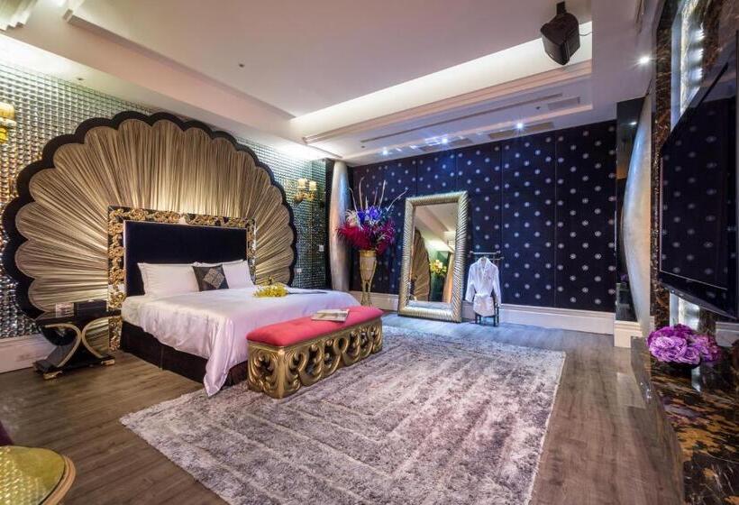 اتاق استاندارد با چشم‌انداز استخر, Mulan Motel Taipei