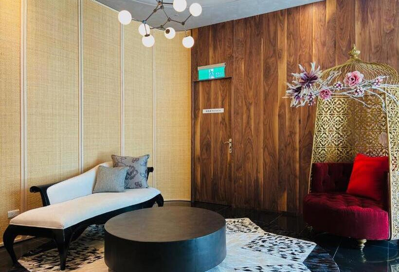 اتاق استاندارد با چشم‌انداز استخر, Mulan Motel Taipei