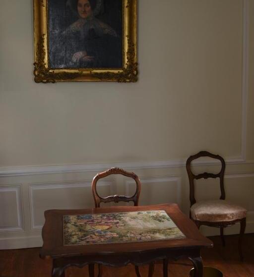 سوییت, Château Hôtel De Warenghien