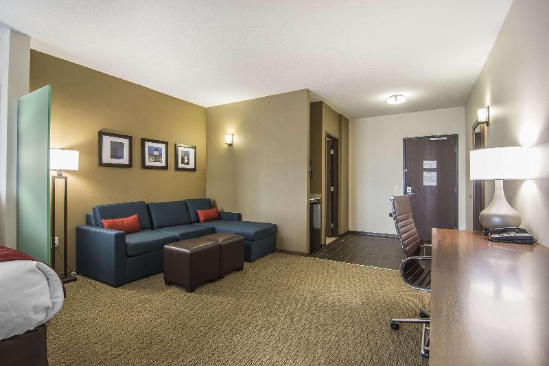 스위트, Comfort Suites Regina