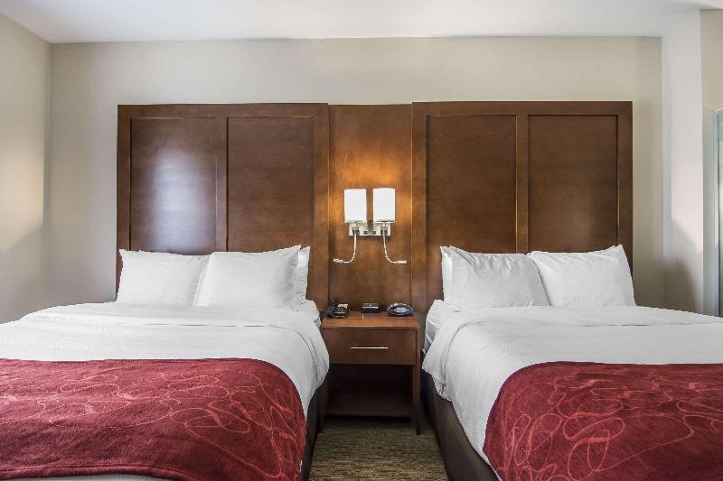 스위트, Comfort Suites Regina