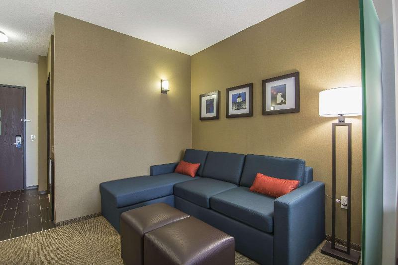 스위트 킹사이즈 침대, Comfort Suites Regina