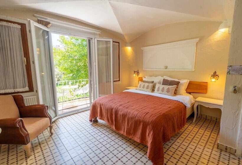 اتاق استاندارد, Cunda Battalos Küçük Otel