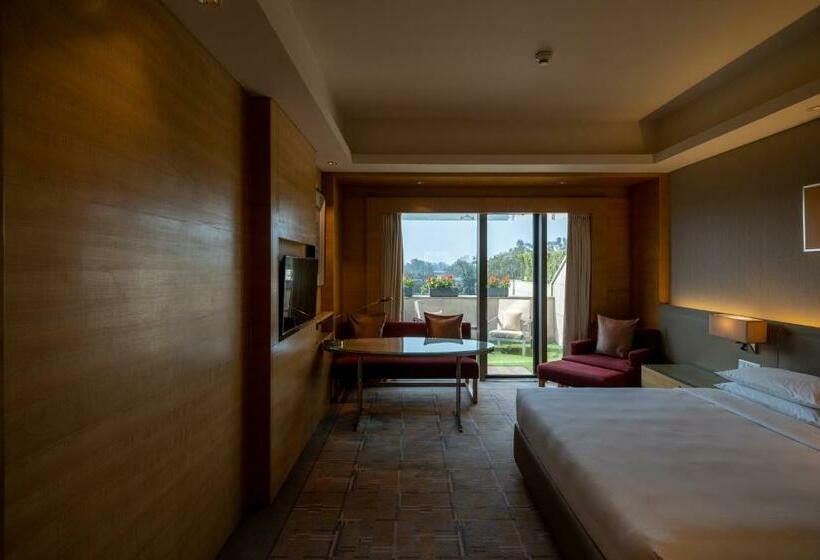 اتاق استاندارد با تخت بزرگ, Hyatt Regency Chandigarh