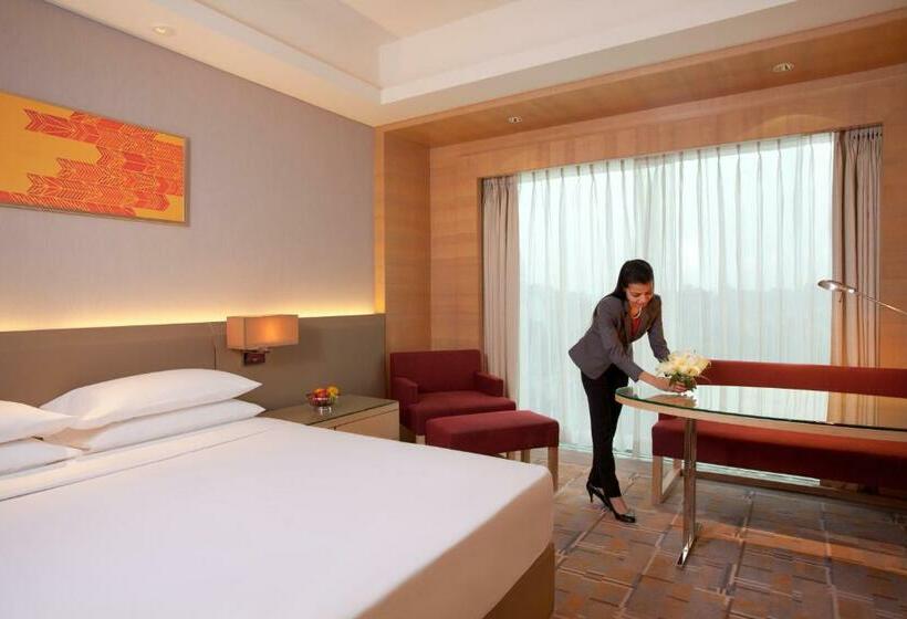 Club Room King Bed, Hyatt Regency Chandigarh