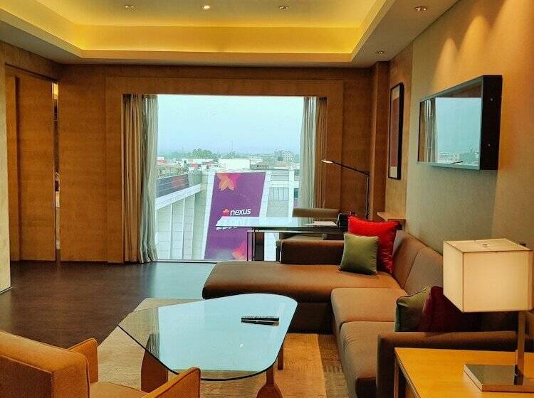 سوییت اجرایی, Hyatt Regency Chandigarh