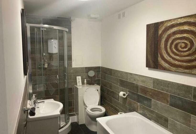 Номер Стандарт, The Riverside Inn
