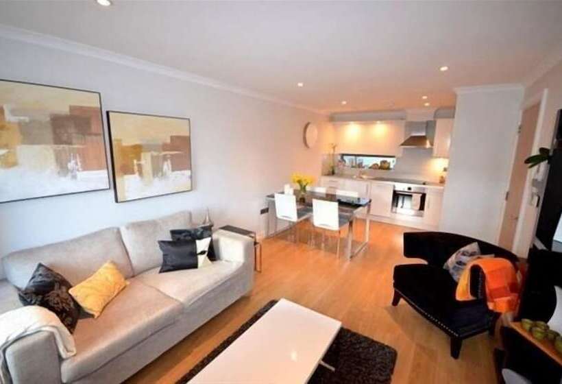 شقة سوبيريور غرفتين, Belvedere Stratford City Edge Apartments
