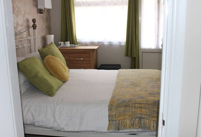 Номер Классика Двуспальная Кровать, Fernleigh Guest House