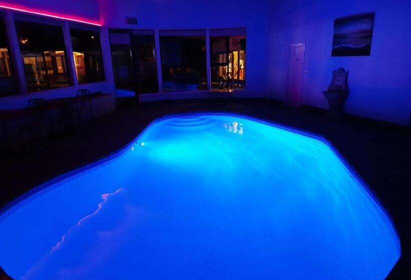 침실 1개 풀장 전망 아파트, Abbotswood Motor Inn