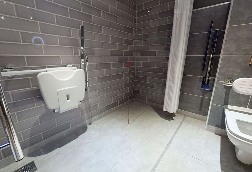 Номер Стандарт Адаптированный для Инвалидов, Holiday Inn Manchester   City Centre, An Ihg
