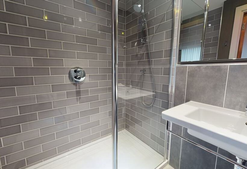 Номер Стандарт Адаптированный для Инвалидов, Holiday Inn Manchester   City Centre, An Ihg