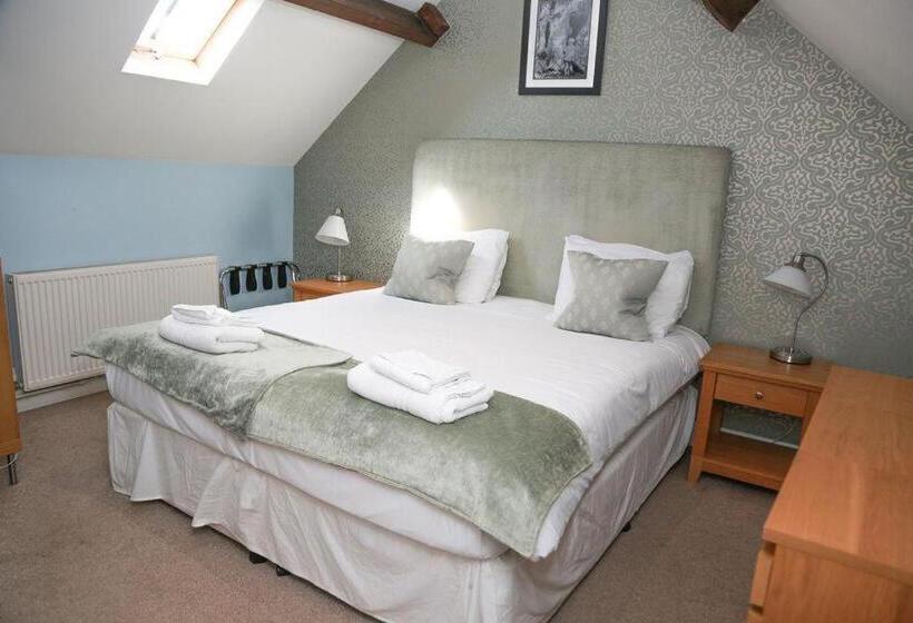 Deluxe Room King Size Bed, The Maypole At Wellow