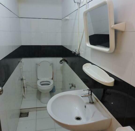 اتاق استاندارد با سرویس بهداشتی مشترک, Charlton Kandy City Rest