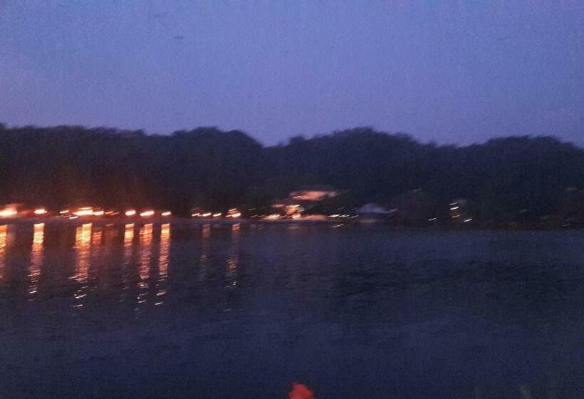 اتاق سوپریور, Charlton Kandy City Rest