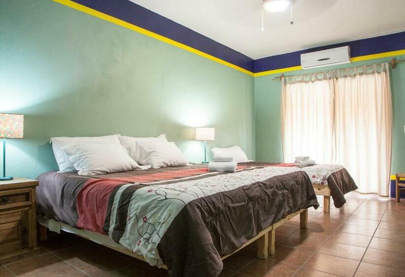プールビュースイート, Casa Juarez B&b