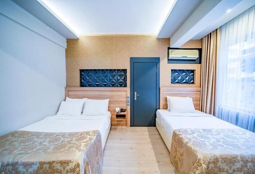 Quarto Triplo Standard Vista Jardim, Aksular