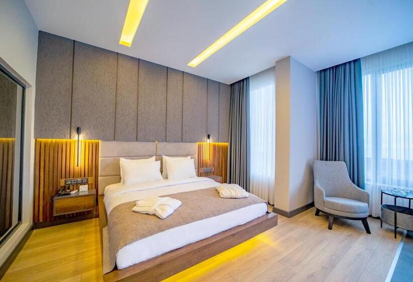 Suite Cama King, Aksular