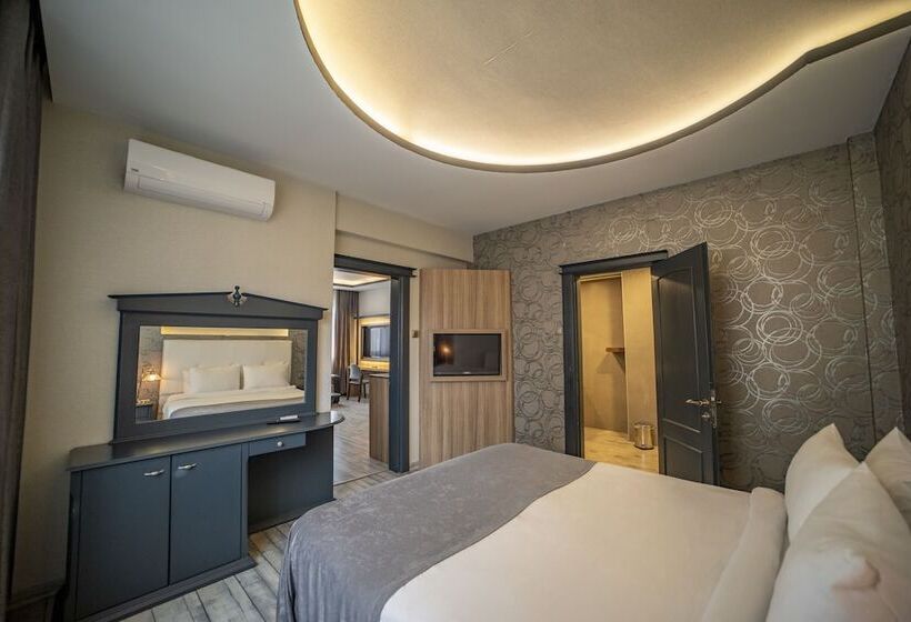 Suite Deluxe Vista Mar, Aksular