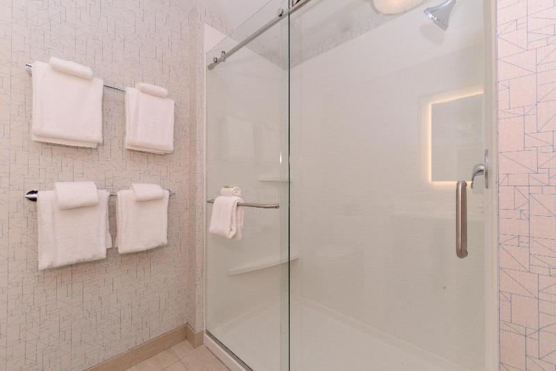 带大床的标准间, Holiday Inn Express & Suites Salem, An Ihg