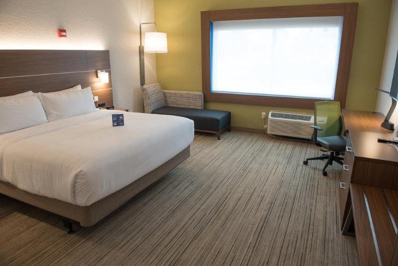 适合残疾人士使用的套间, Holiday Inn Express & Suites Salem, An Ihg