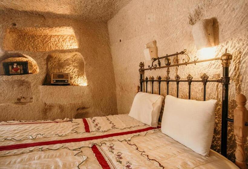 ジュニアスイート, Village Cave House