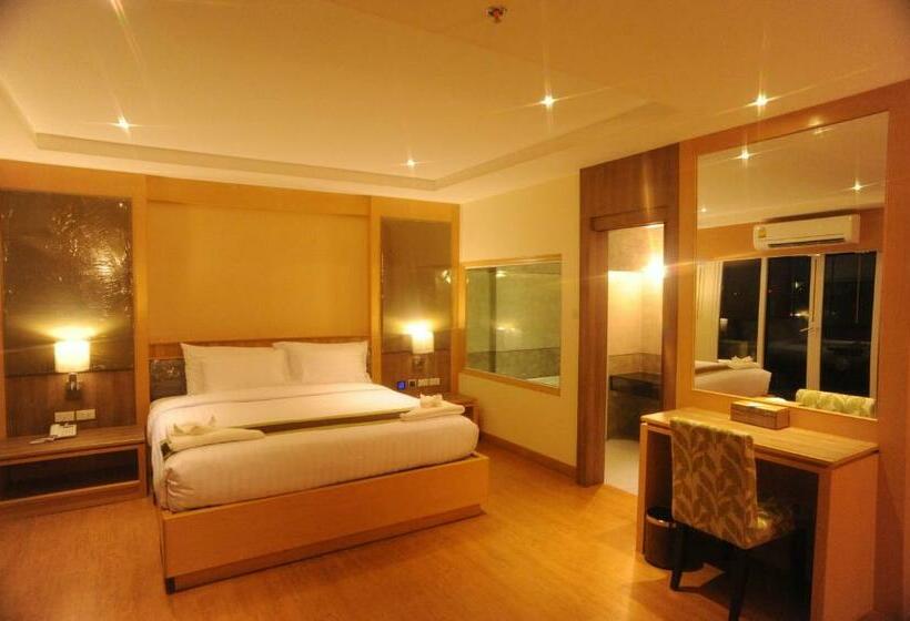 キングサイズベッドのデラックスルーム, Kitlada Hotel Udonthani