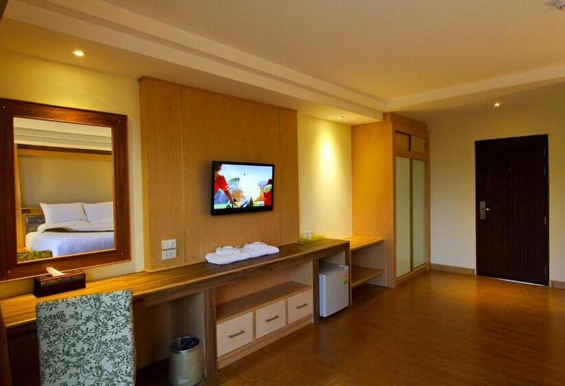 キングサイズベッドのデラックスルーム, Kitlada Hotel Udonthani