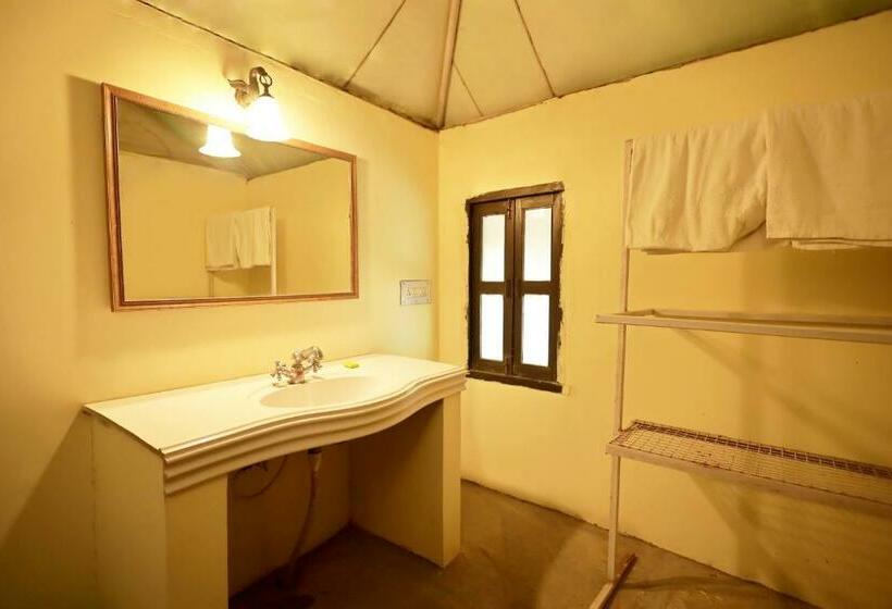 小室, Pangarh Lake Retreat