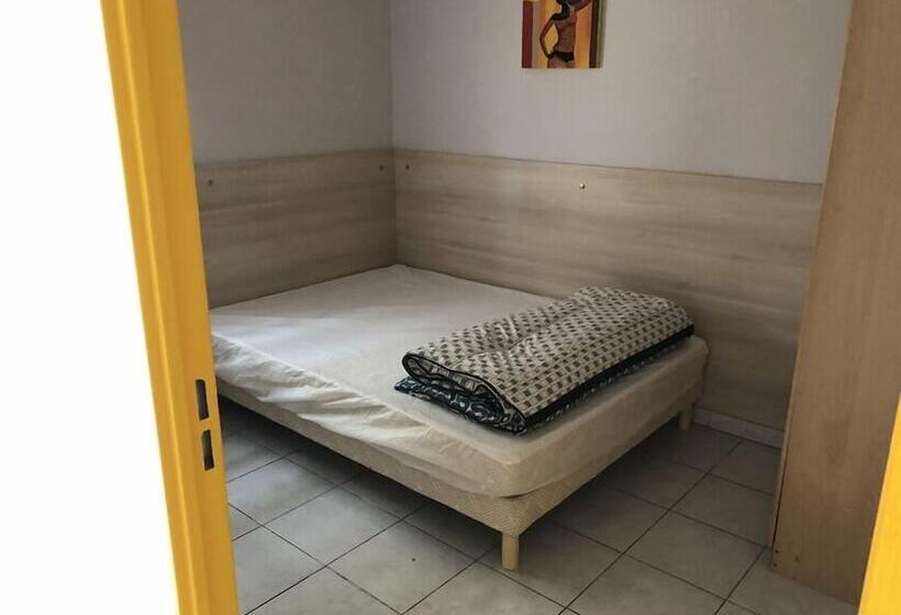 استودیوی استاندارد, Appart Hotel Acadien
