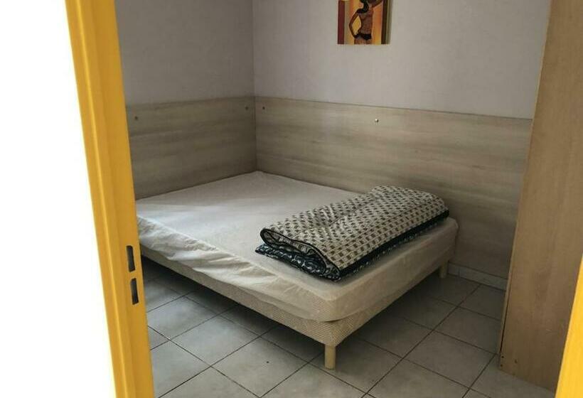 استودیوی استاندارد, Appart Hotel Acadien