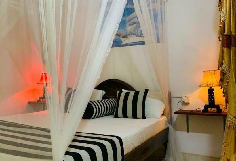 Номер Deluxe, Sisira Natural Lodge   Sigiriya