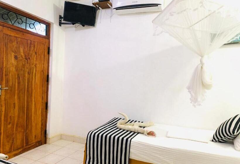 Трехместный Номер Deluxe, Sisira Natural Lodge   Sigiriya