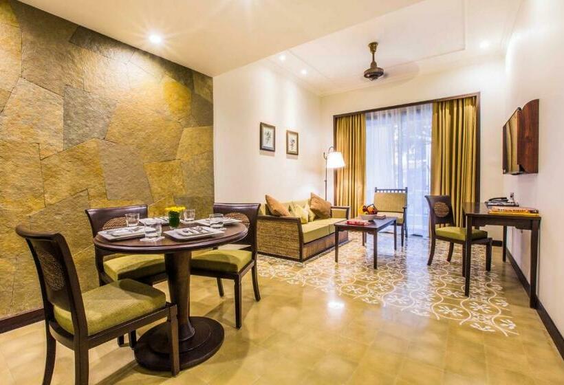 家庭套房, Rhythm Lonavala  An Allsuite Resort