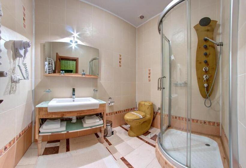 سوئیت کلاسیک, Lavanda Country Club