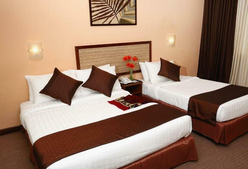 Семейный Номер, Th Hotel Kelana Jaya